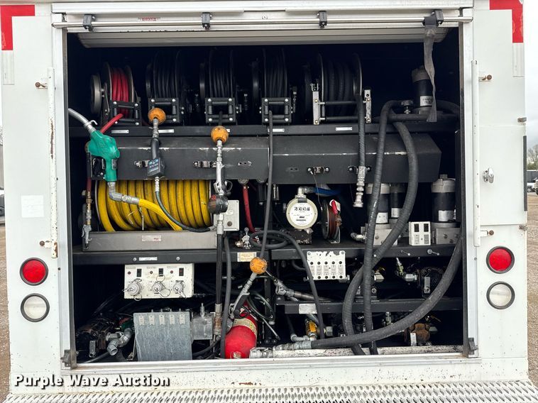 image for item EG5720 2010 International 4300 utility / service truck