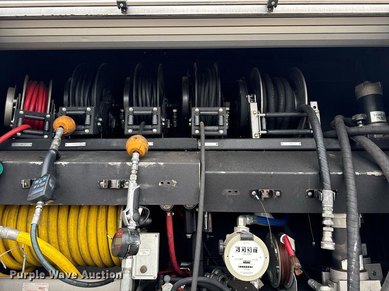 image for item EG5720 2010 International 4300 utility / service truck