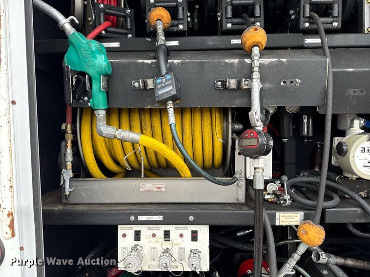 image for item EG5720 2010 International 4300 utility / service truck