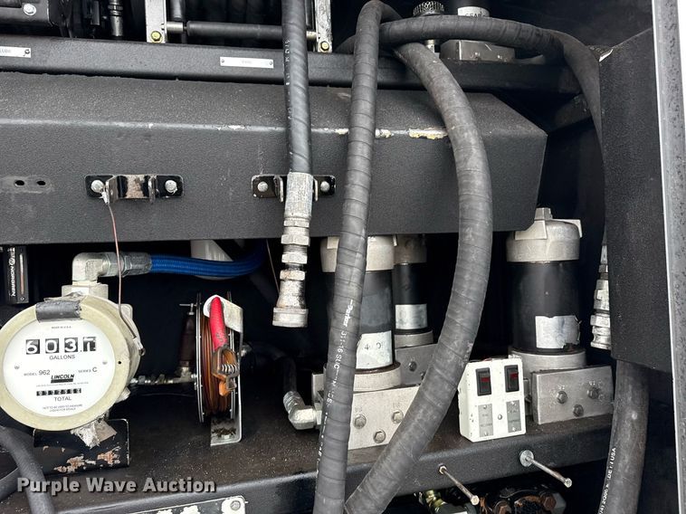 image for item EG5720 2010 International 4300 utility / service truck