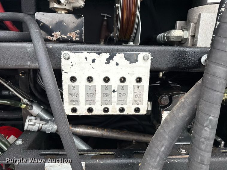 image for item EG5720 2010 International 4300 utility / service truck