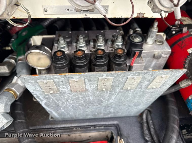 image for item EG5720 2010 International 4300 utility / service truck