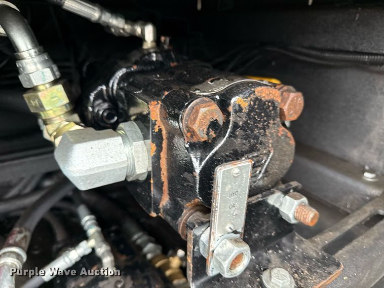 image for item EG5720 2010 International 4300 utility / service truck