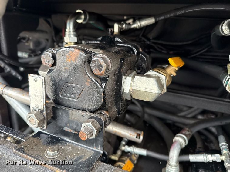 image for item EG5720 2010 International 4300 utility / service truck