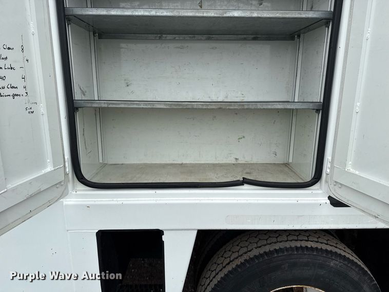 image for item EG5720 2010 International 4300 utility / service truck