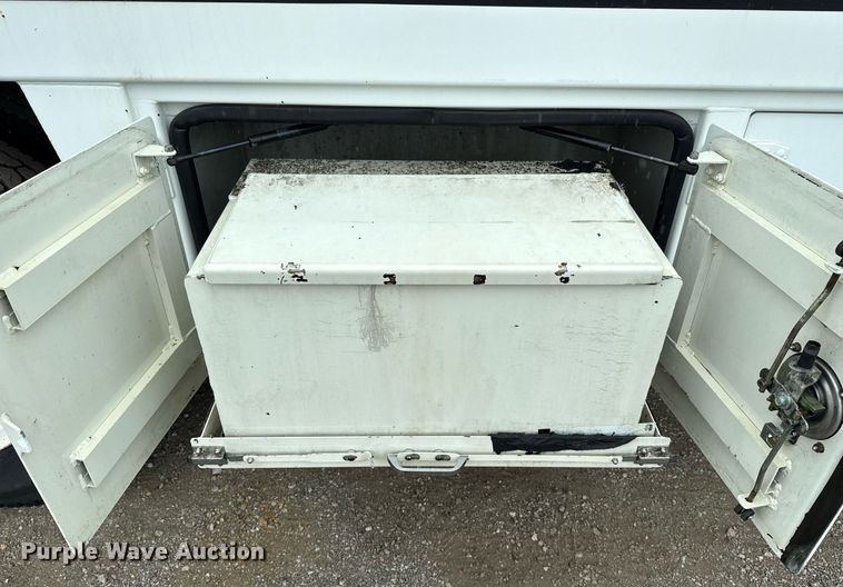 image for item EG5720 2010 International 4300 utility / service truck