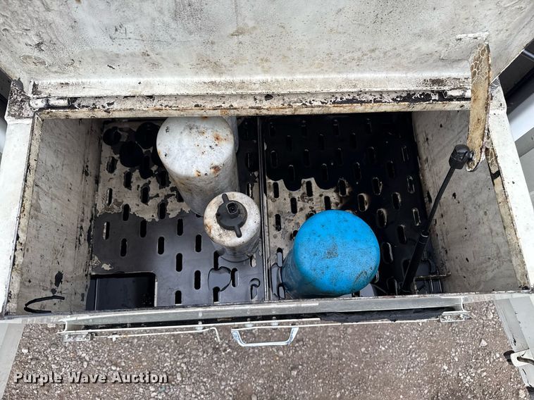 image for item EG5720 2010 International 4300 utility / service truck