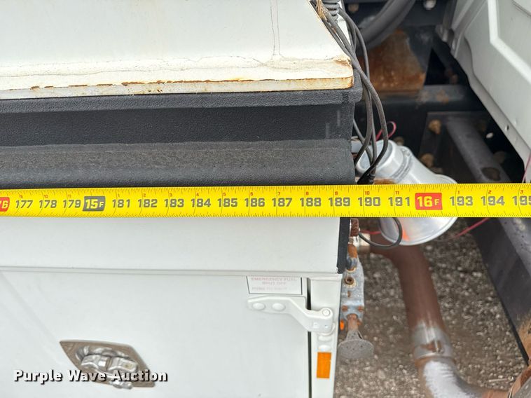 image for item EG5720 2010 International 4300 utility / service truck