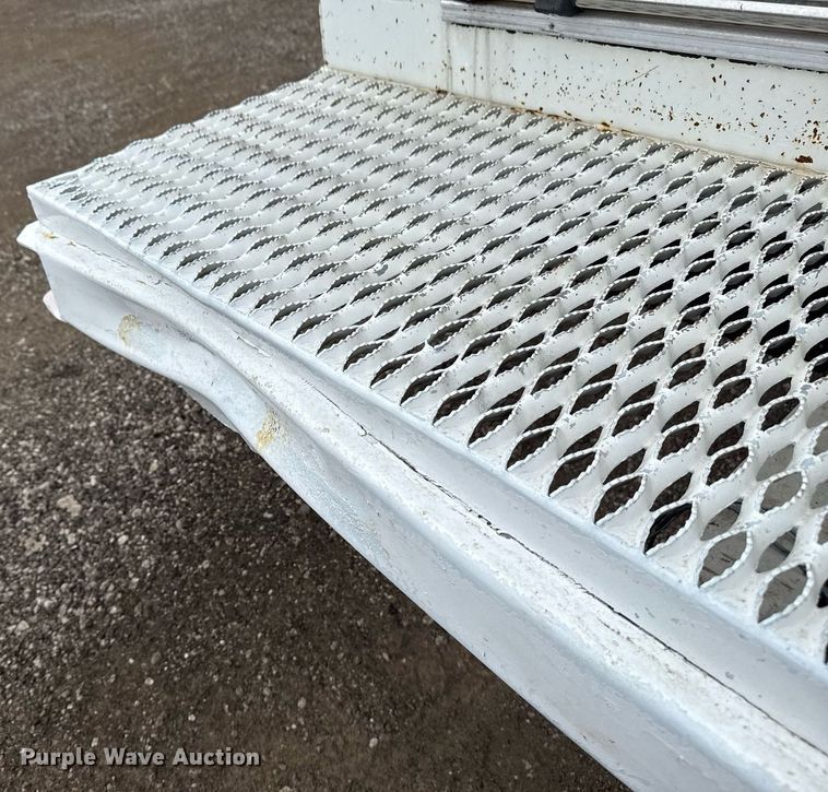 image for item EG5720 2010 International 4300 utility / service truck