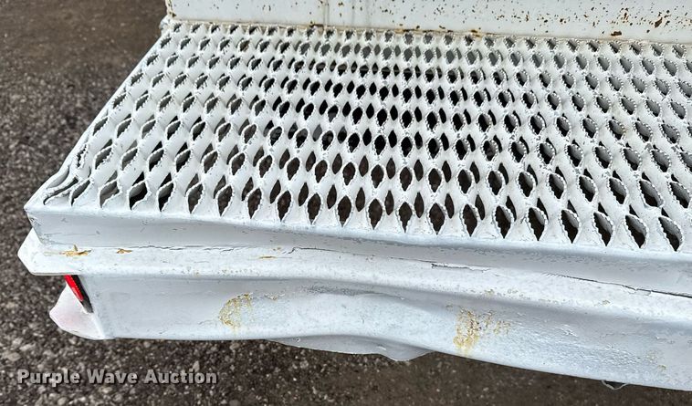 image for item EG5720 2010 International 4300 utility / service truck