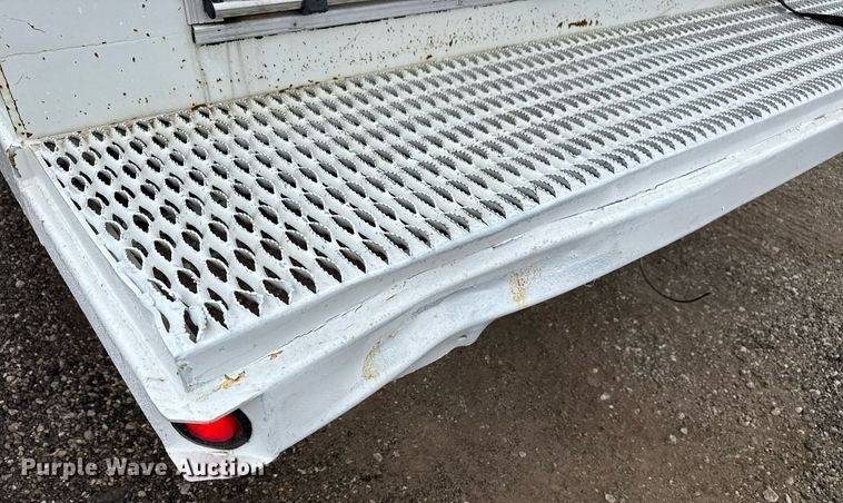 image for item EG5720 2010 International 4300 utility / service truck