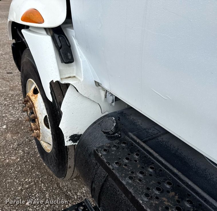 image for item EG5720 2010 International 4300 utility / service truck