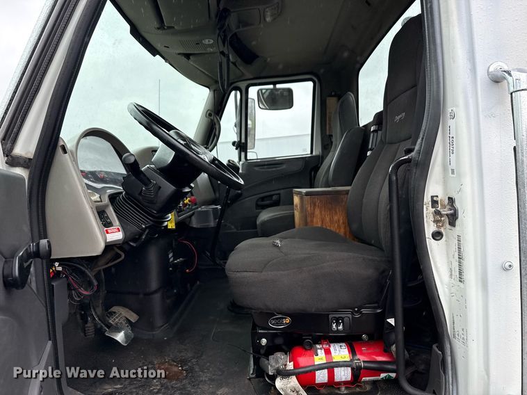 image for item EG5720 2010 International 4300 utility / service truck