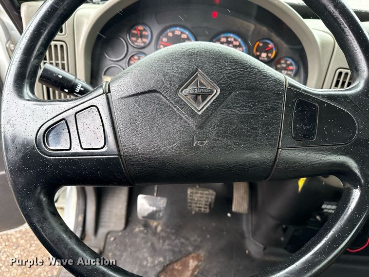 image for item EG5720 2010 International 4300 utility / service truck