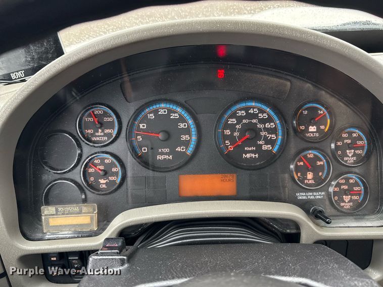 image for item EG5720 2010 International 4300 utility / service truck