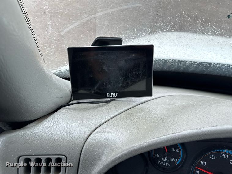 image for item EG5720 2010 International 4300 utility / service truck