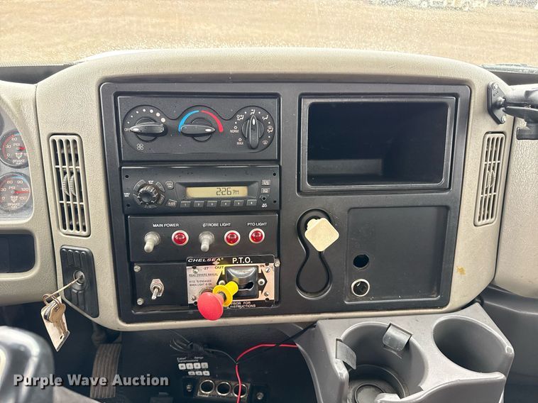 image for item EG5720 2010 International 4300 utility / service truck