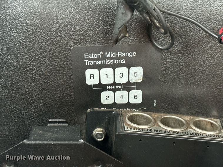 image for item EG5720 2010 International 4300 utility / service truck