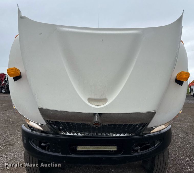 image for item EG5720 2010 International 4300 utility / service truck