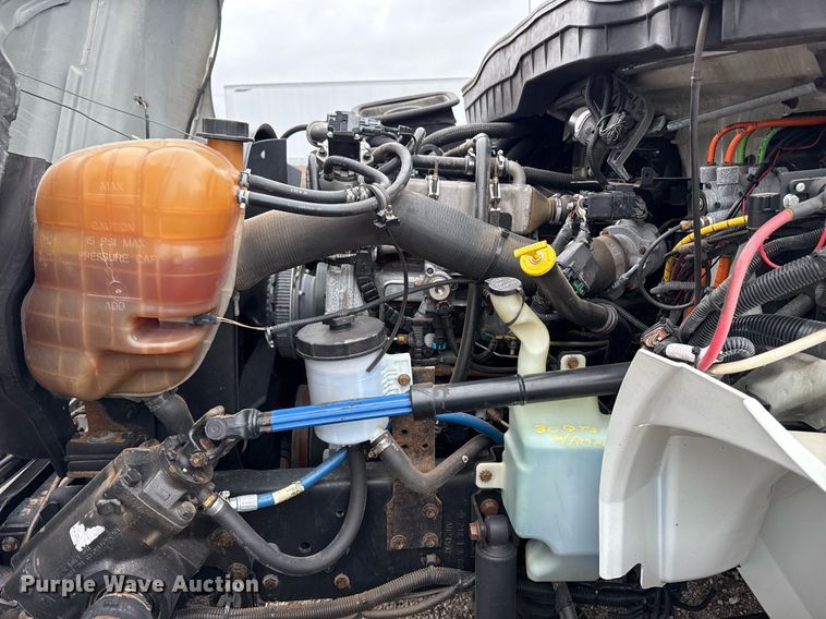 image for item EG5720 2010 International 4300 utility / service truck