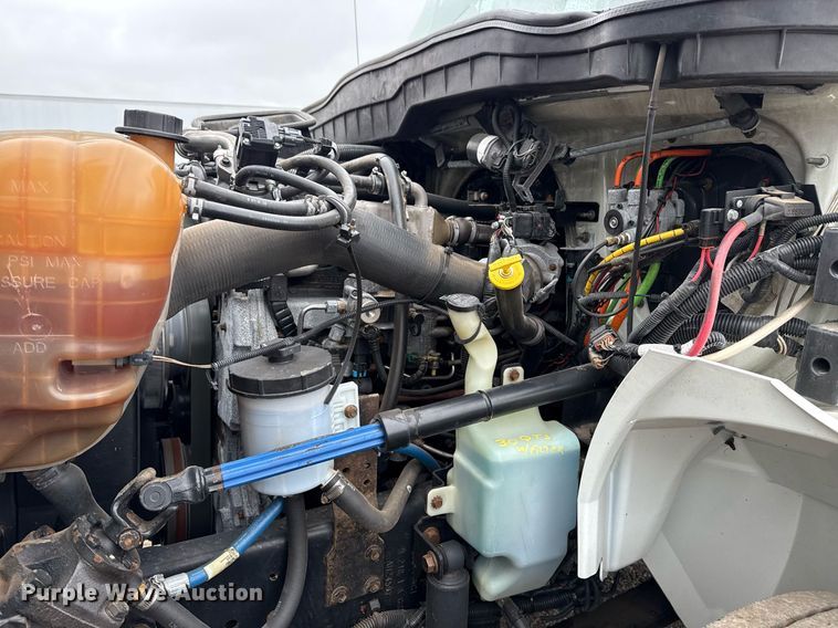 image for item EG5720 2010 International 4300 utility / service truck