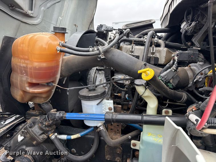 image for item EG5720 2010 International 4300 utility / service truck