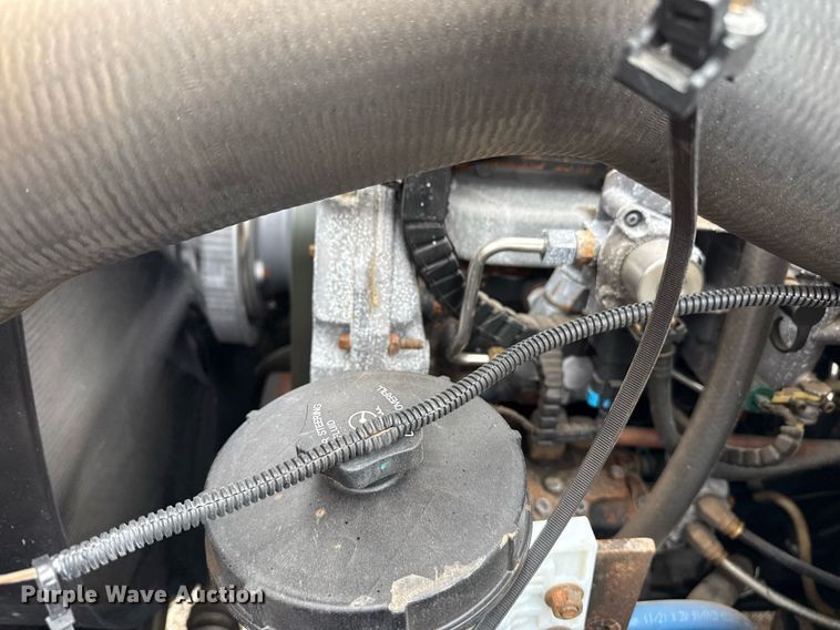 image for item EG5720 2010 International 4300 utility / service truck