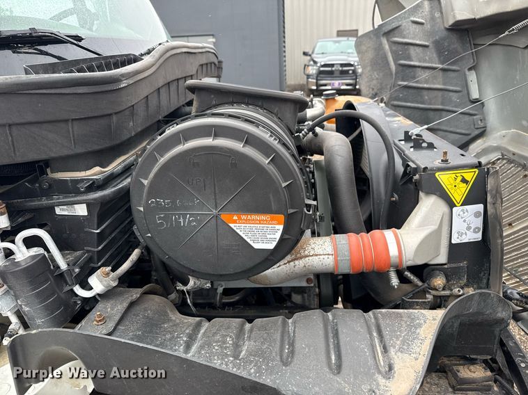 image for item EG5720 2010 International 4300 utility / service truck