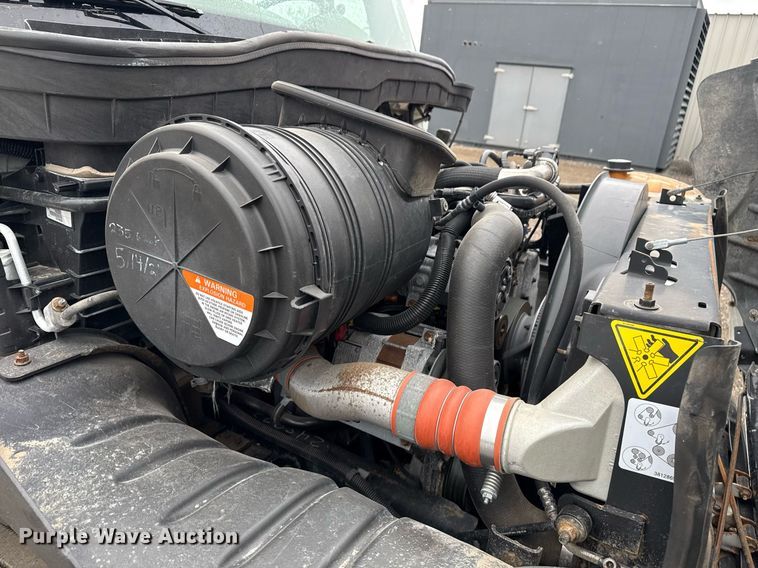 image for item EG5720 2010 International 4300 utility / service truck