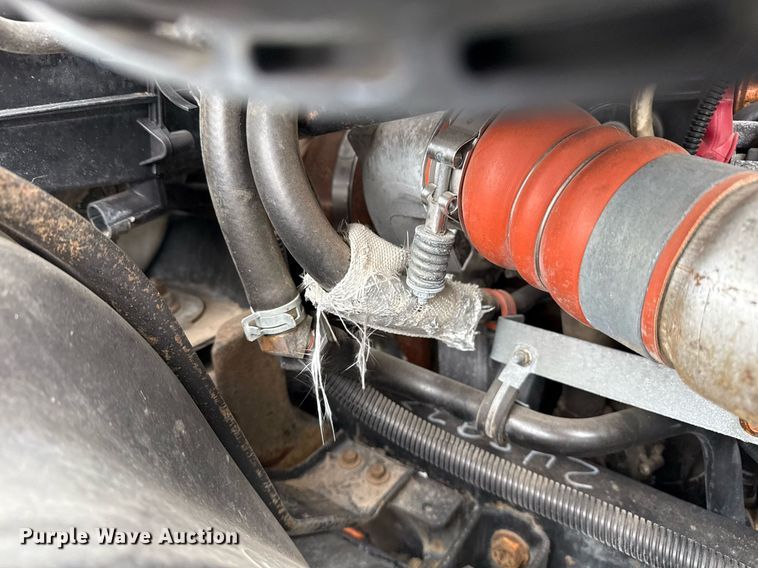 image for item EG5720 2010 International 4300 utility / service truck