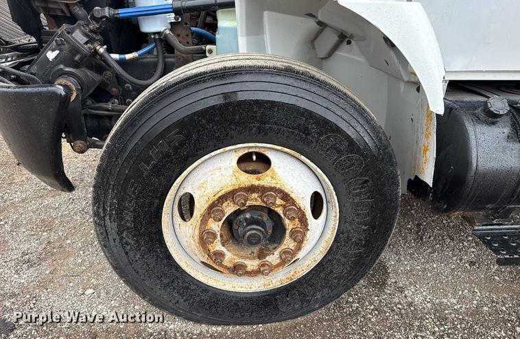 image for item EG5720 2010 International 4300 utility / service truck