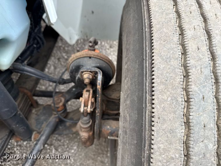 image for item EG5720 2010 International 4300 utility / service truck