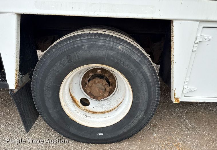 image for item EG5720 2010 International 4300 utility / service truck