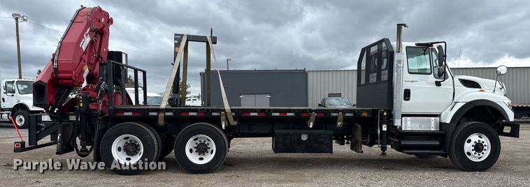 image for item EG5722 2014 International 7500 crane truck