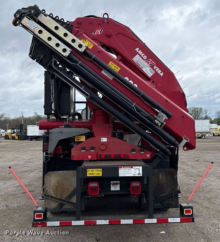 image for item EG5722 2014 International 7500 crane truck