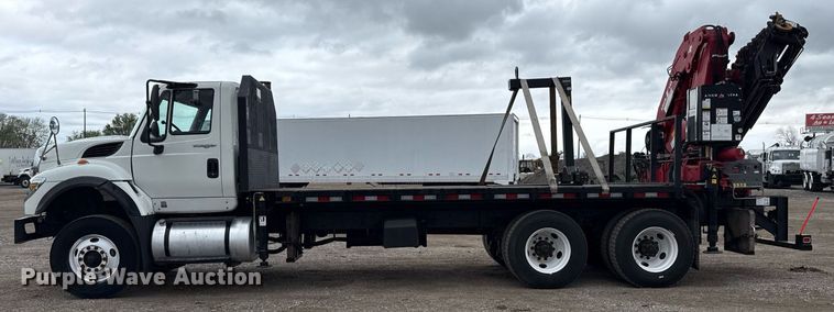 image for item EG5722 2014 International 7500 crane truck
