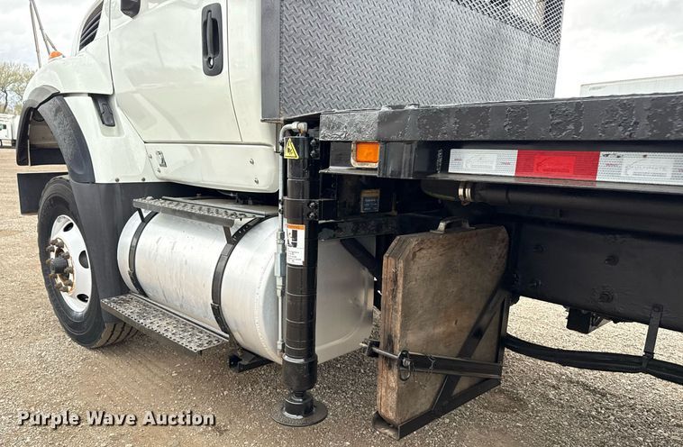 image for item EG5722 2014 International 7500 crane truck