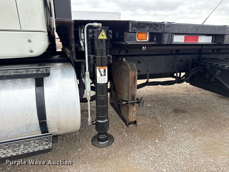 image for item EG5722 2014 International 7500 crane truck