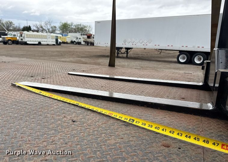 image for item EG5722 2014 International 7500 crane truck