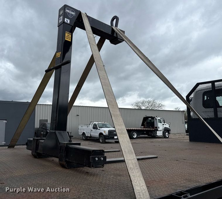 image for item EG5722 2014 International 7500 crane truck