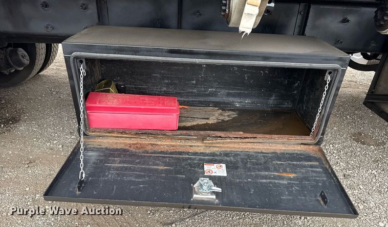 image for item EG5722 2014 International 7500 crane truck