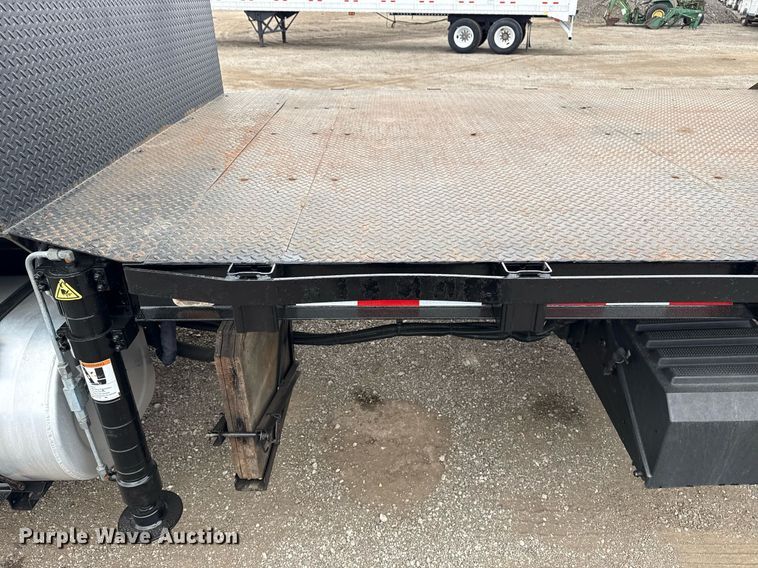 image for item EG5722 2014 International 7500 crane truck