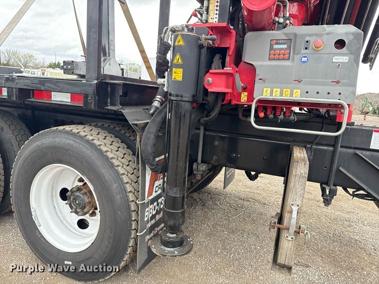 image for item EG5722 2014 International 7500 crane truck