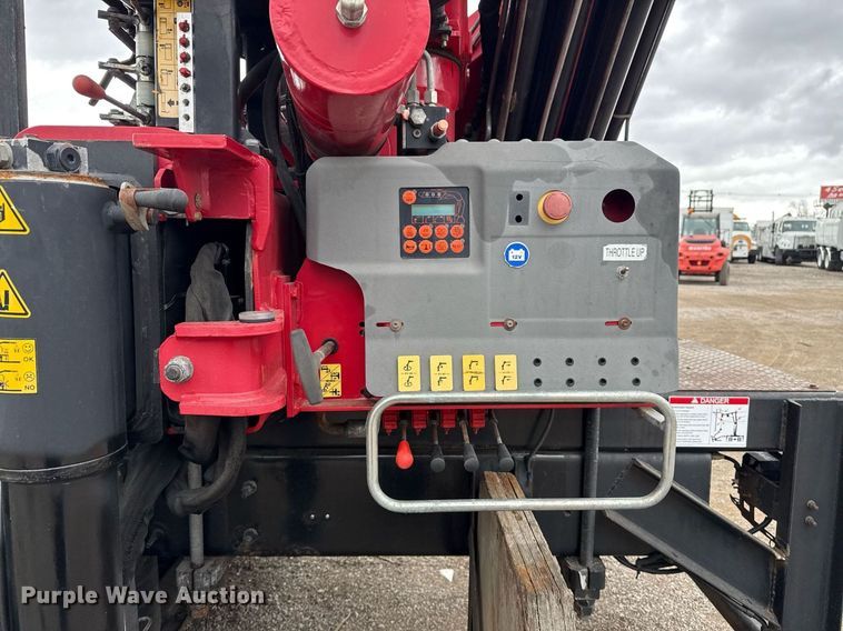 image for item EG5722 2014 International 7500 crane truck