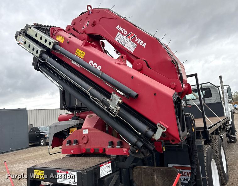 image for item EG5722 2014 International 7500 crane truck