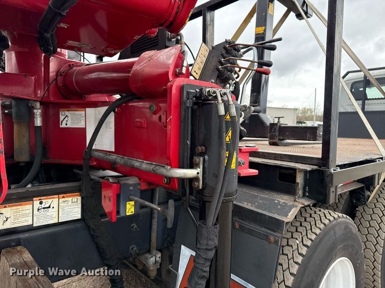 image for item EG5722 2014 International 7500 crane truck