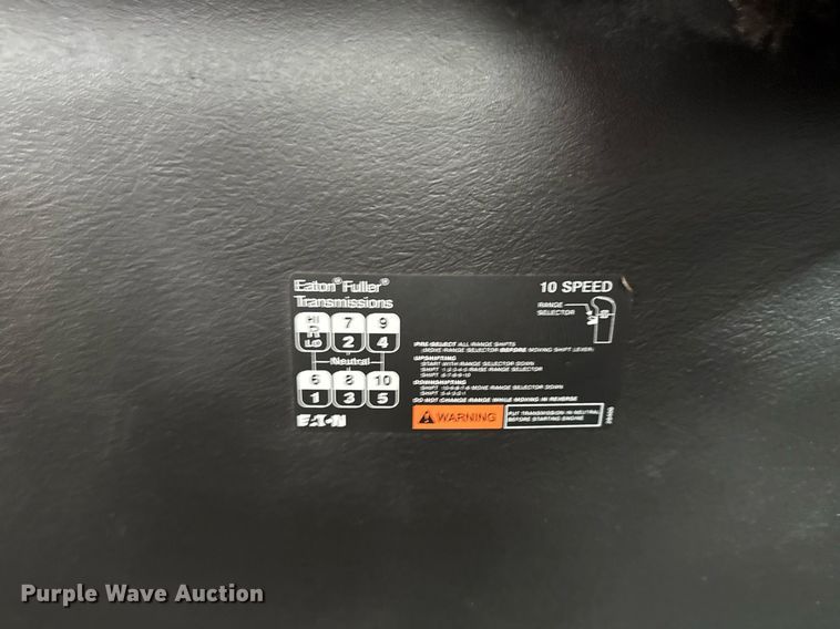 image for item EG5722 2014 International 7500 crane truck