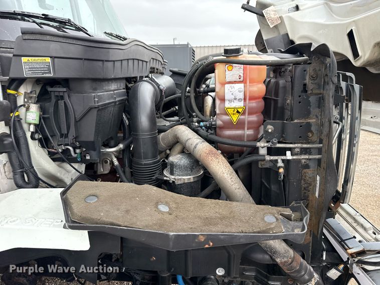 image for item EG5722 2014 International 7500 crane truck