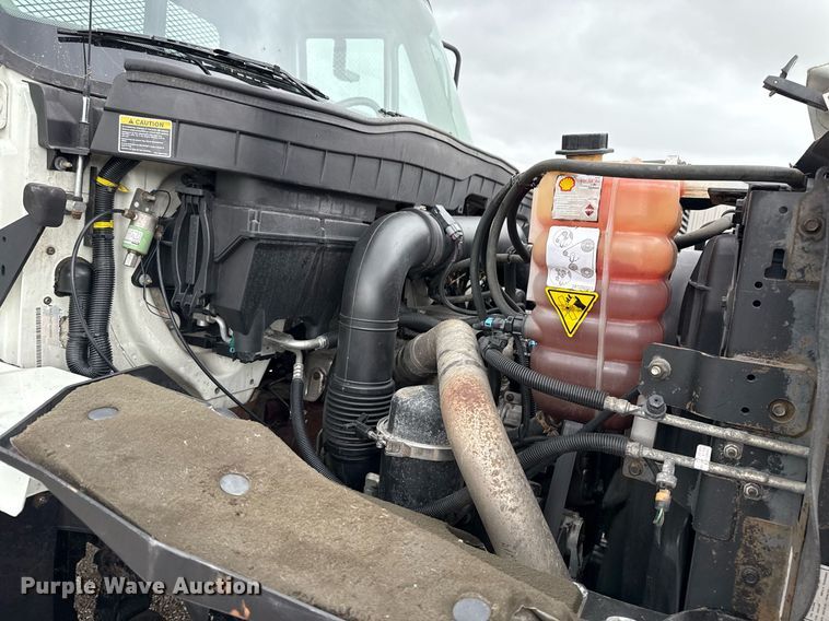 image for item EG5722 2014 International 7500 crane truck