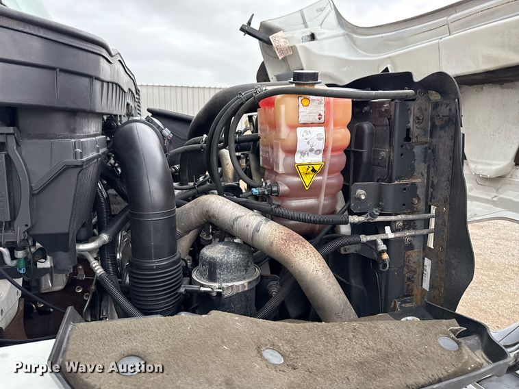 image for item EG5722 2014 International 7500 crane truck